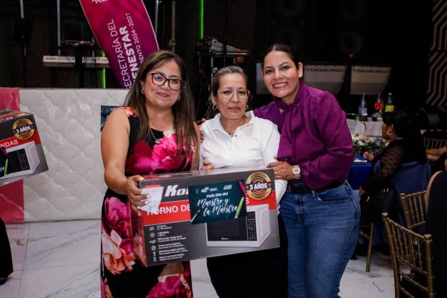 Reconoce Lupita Cuautle a las y los docentes de San Andrés Cholula