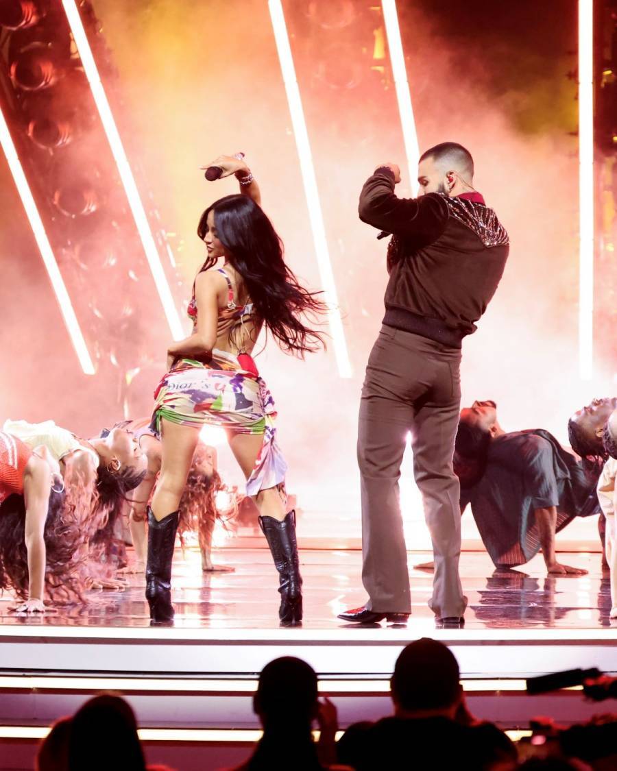 Becky G gana premio a la Artista Latina Favorita en los American Music Awards 2025