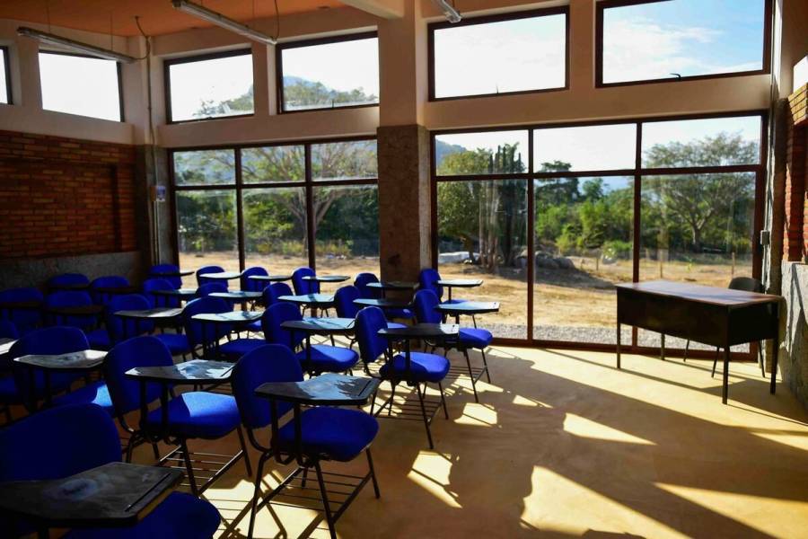 Sheinbaum proyecta 330 mil nuevos espacios en educación superior con Universidades del Bienestar
