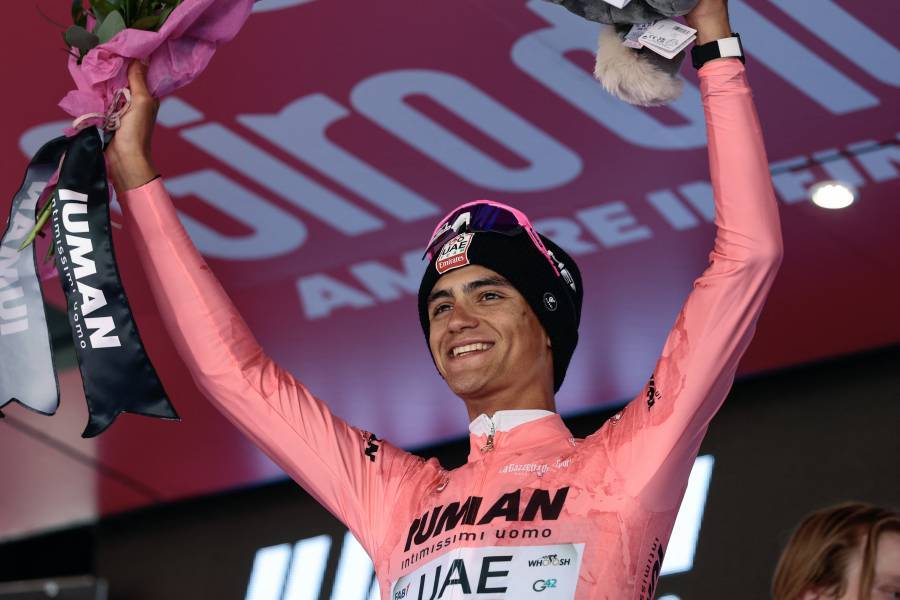 Isaac Del Toro resiste ante Carapaz; Prodhomme gana la etapa reina del Giro