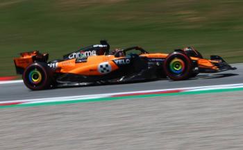 Piastri y McLaren dominan el día de ensayos libres en el GP de España
