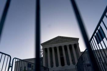 Corte Suprema de EEUU permite a Trump revocar la protección legal a más de 500.000 migrantes