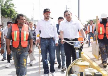 Gobernador Alejandro Armenta encabeza faena comunitaria en parque “La Carmela” de Puebla