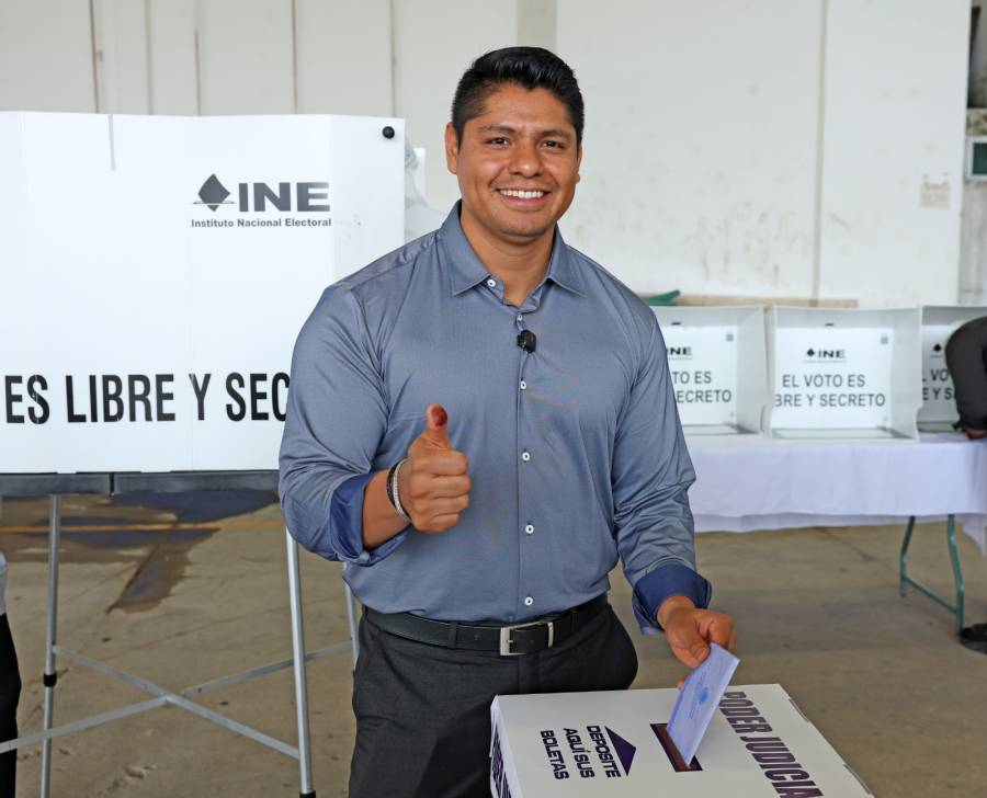 Omar Muñoz emitió su voto en la elección judicial