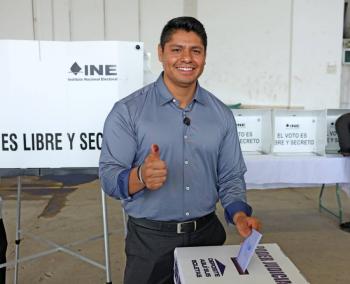 Omar Muñoz emitió su voto en la elección judicial