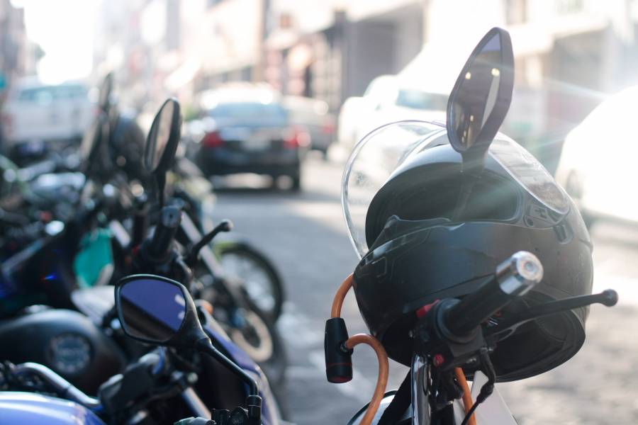 Modifican ley de movilidad en Puebla, descartan uso de chaleco rotulado para motociclistas