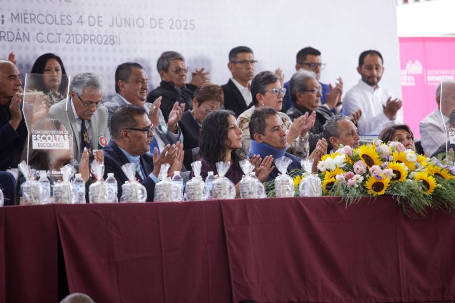 Lupita Cuautle presente en el Concurso Estatal de Escoltas Padres de Familia