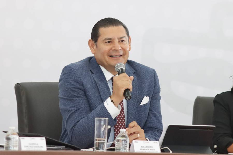 Basificación de personal de salud en Puebla es prioridad: Armenta