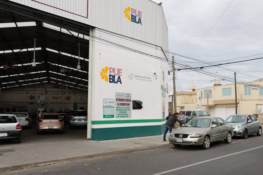 Multan por casi medio millón de pesos a cuatro verificentros en Puebla