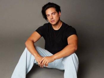 Vadhir Derbez compone tema que interpreta hijo de Alejandro Fernández