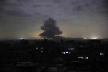 Más de 50 muertos por disparos israelíes cerca de un centro de ayuda en Gaza