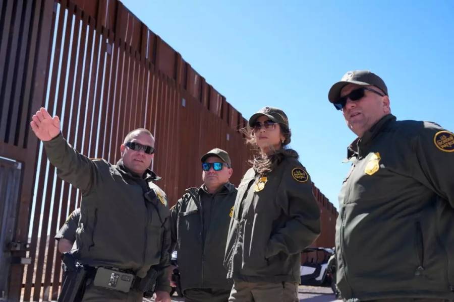 Disminuyen drásticamente los arrestos de migrantes en la frontera sur de EEUU