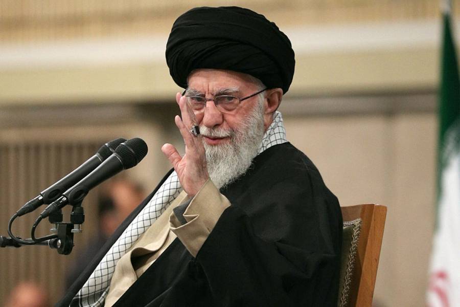 El líder supremo de Irán promete que no habrá clemencia con Israel