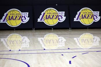 Los Lakers serán vendidos por un precio récord de 10.000 millones de dólares
