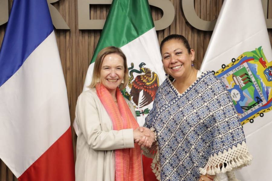 Congreso de Puebla recibe a la embajadora de Francia en México