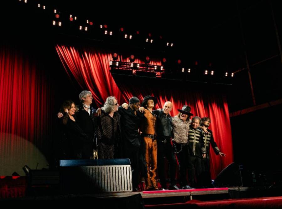 Bunbury arranca su gira “Tour Huracán Ambulante 2025”