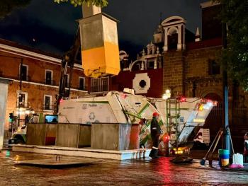 Realiza OOSL segunda limpieza en contenedores soterrados del Zócalo de Puebla