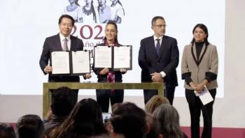 Claudia Sheinbaum anuncia aumento salarial y reducción en edad de jubilación para maestros