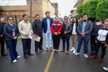 Tonantzin Fernández inauguró dos obras de pavimentación en Cuachayotla