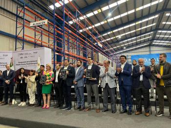 Inauguran fábrica de paneles solares 