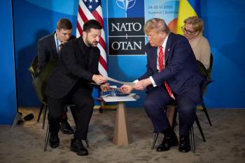 Zelenski dice haber hablado con Trump de una posible tregua en Ucrania, 