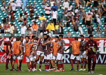 Fluminense avanza a octavos del Mundial de Clubes al empatar 0-0 con Mamelodi
