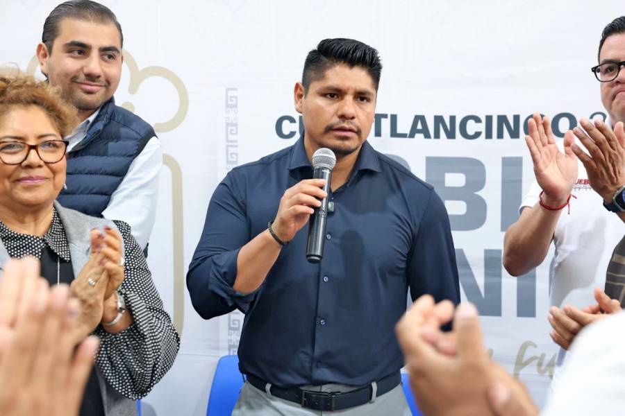 Omar Muñoz y Tere Alfaro entregan insumos alimentarios a escuelas