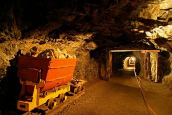 Derrumbe en mina de oro en Sudán deja al menos 50 mineros muertos