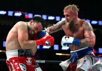 Jake Paul vence por decisión unánime a Julio César Chávez Jr. en California