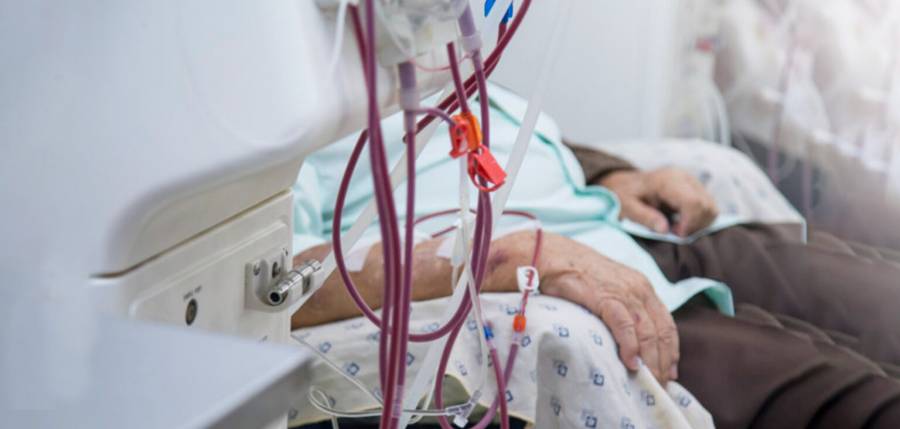 Pacientes en Puebla afectados por suspensión de servicio de hemodiálisis