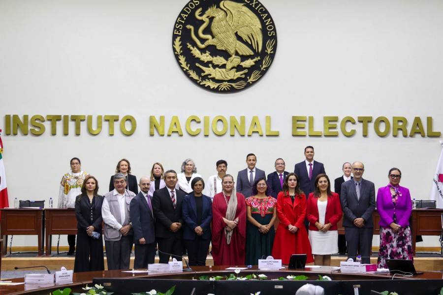 Nuevos ministros de la Corte sí usarán toga; Hugo Aguilar incluirá símbolo indígena en su vestimenta revela Loretta Ortiz; sobre uso de acordeones 
