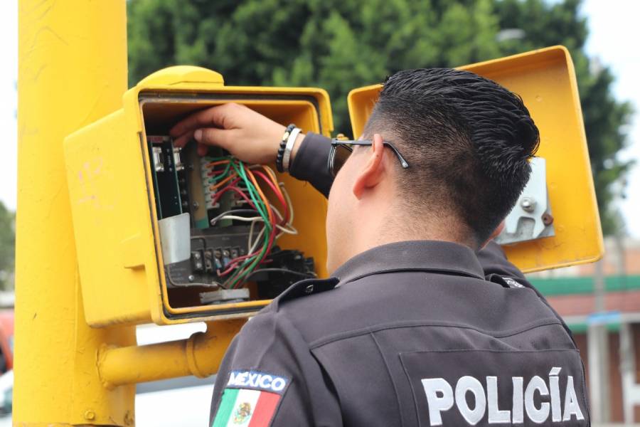 Avanza la modernización de semáforos en San Pedro Cholula