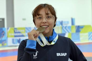 Evelyn Sotarriba: tricampeona de lucha universitaria