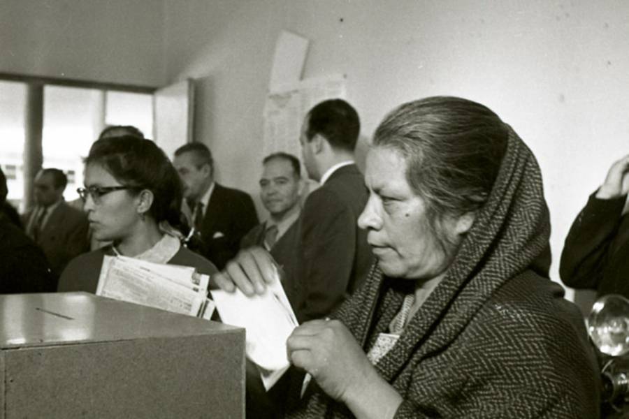Conmemoran los 70 años del primer voto de la mujer en México