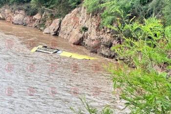 Autobús cae a un río en la carretera Puebla-Tlapa: 12 muertos y varios desaparecidos