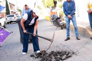 Refuerza Lupita Cuautle mantenimiento urbano en San Francisco Acatepec