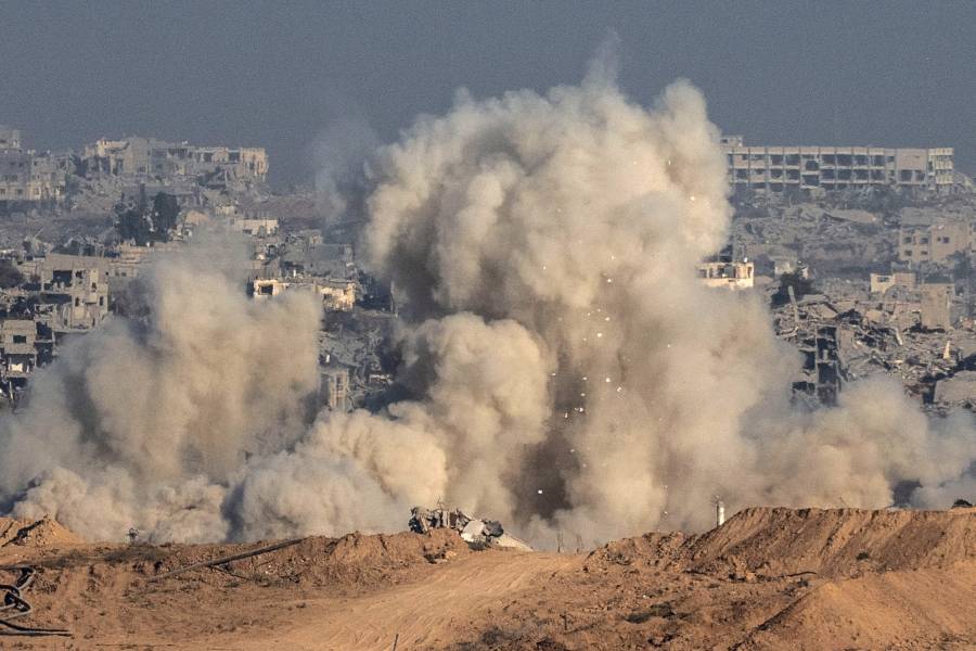 Israel ataca objetivos hutíes en Yemen, incluido el puerto de Hodeida