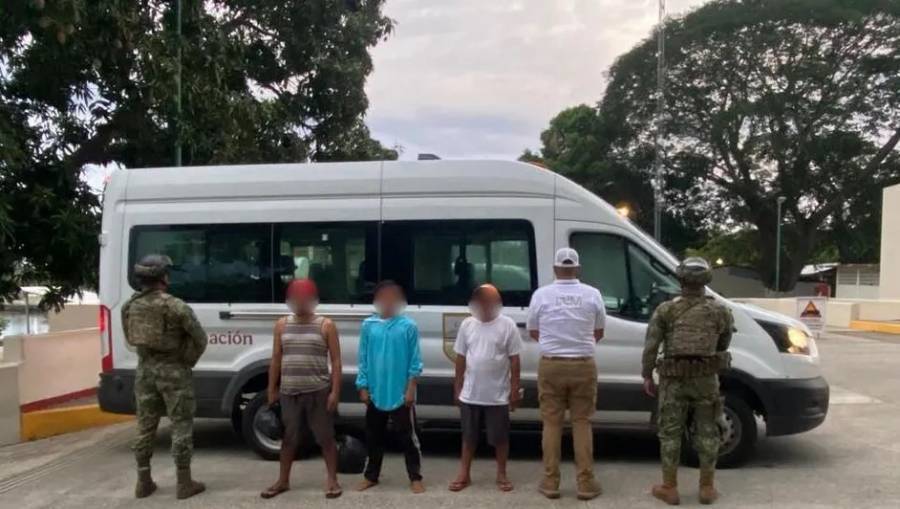 Marina rescata a migrantes frente a las costas de Puerto Chiapas