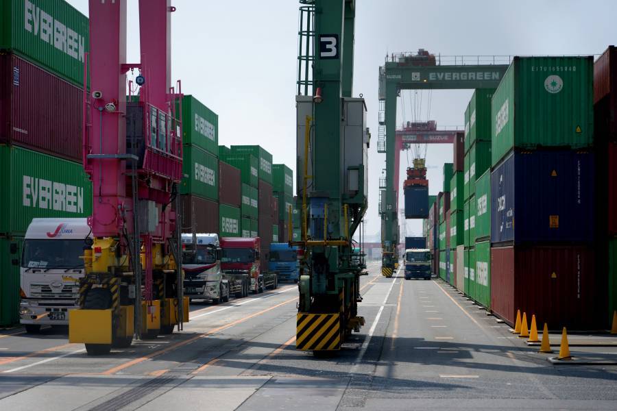 Trump dice considerar aranceles de 50% al cobre y de 200% a productos farmacéuticos