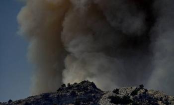 Miles de personas confinadas y casi 3.000 hectáreas quemadas por un incendio en España