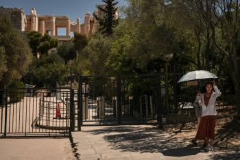 Acrópolis de Atenas cierra temporalmente por la ola de calor extremo