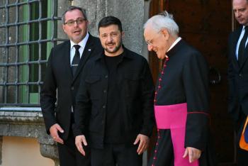 Zelenski se reúne con el papa antes de una conferencia sobre la reconstrucción de Ucrania