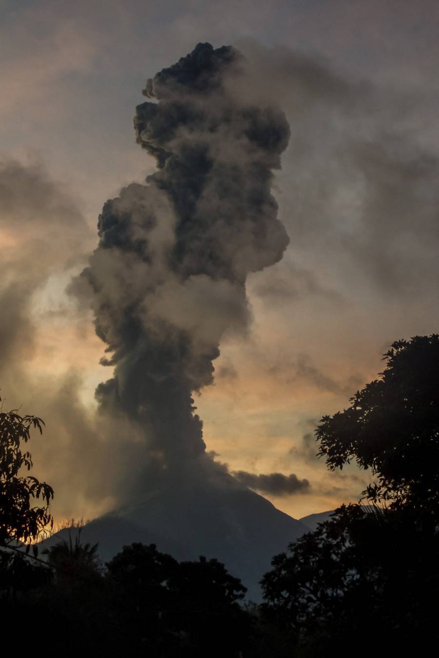 Derretimiento de glaciares podría desencadenar erupciones volcánicas, más explosivas, alerta estudio