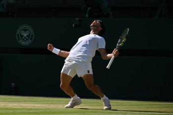 Alcaraz derrota a Fritz y alcanza su tercera final consecutiva en Wimbledon