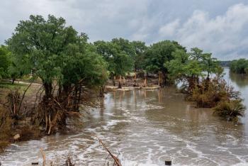 Suspende búsqueda de desaparecidos en Texas por nuevas lluvias tras devastadoras in