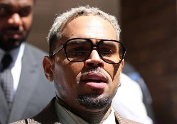 Acusado de agresión, Chris Brown se declara inocente de dos nuevos cargos