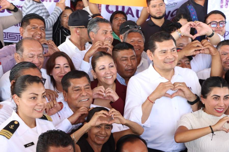 Laura Artemisa presente en inicio de obras del Puebte 
