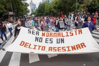 Normalistas de Mactumactzá realizan marcha silenciosa por compañero fallecido