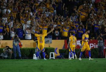 Anuncian encuentro de leyendas entre Tigres y FC Barcelona en el Estadio Universitario