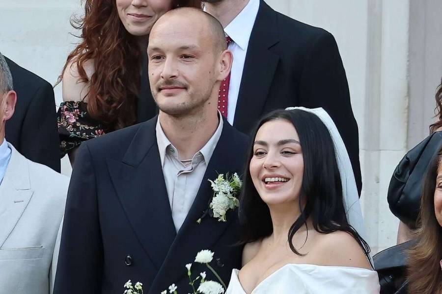 Charli XCX y George Daniel contraen matrimonio en &iacute;ntima ceremonia en Londres